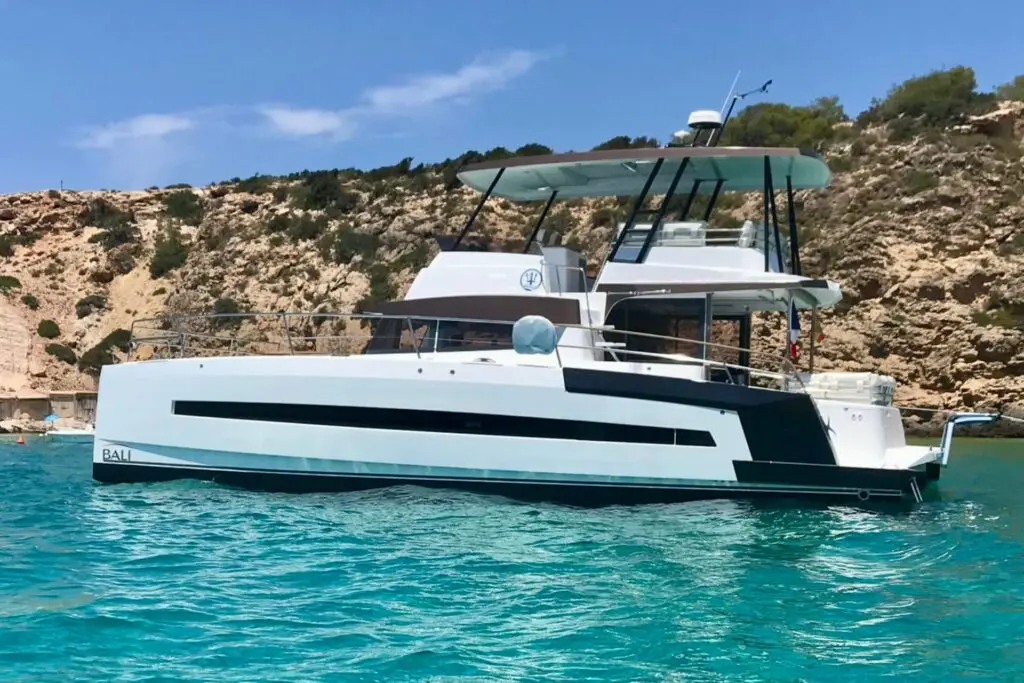 segelyacht charter barcelona